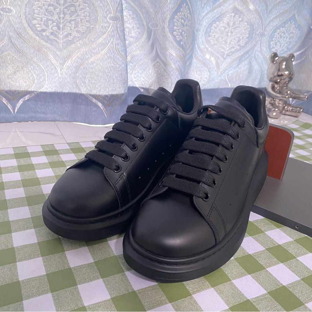 Alexander McQueen Black Men's Sneakers